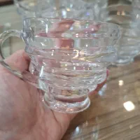 تعدادی ظروف پذیرایی