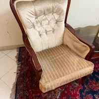 یک دست مبل ۷ نفره سوئدی با میز نهار خوری ۶ نفره