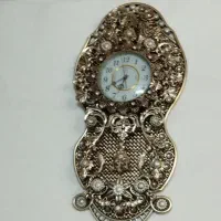 ساعت طرح سلطنتی بدون ذره ای مشکل