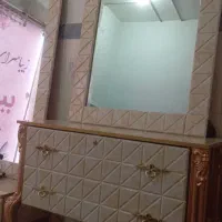 آیینه و کنسول