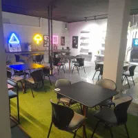 استخدام یک نفرخانم ویک نفرآقا
