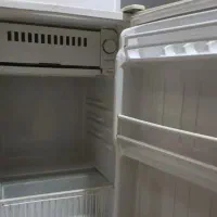 یخچال دوو همراه با فریزر کوچک.سالم ۱۷/۵۰۰ میلیون