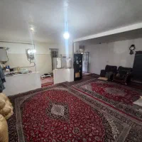 کارگر گاوداری خانواده