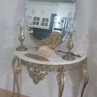 اینه وشمعدان برنز به همراه میز برنز