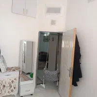 خانم جوان جهت نظافت