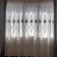 پرده سالن کاملا سالم روی یالون نگین کوبی