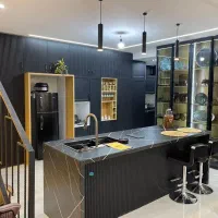 نصاب و سازنده کابینت کمد دربهای چوبی