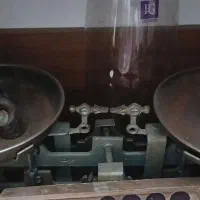 ترازوی دو کفه ای