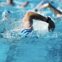 آموزش تخصصی شنا در استخر شما