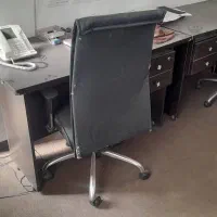 صندلی و میز تحریر