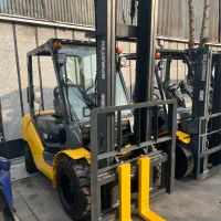 لیفتراک ۳ تن کوماتسو خط ۱۷ مدل ۲۰۱۷ دیزل درحد