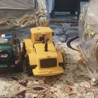 ۲عدد ماشین ماشین پلیس و لودر