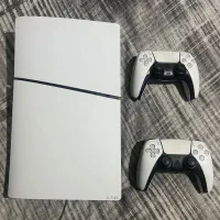 PS5 اسلیم ریجن ۲۰۱۶ اروپا با دو دسته اصلی سفید