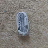 هندزفری از جعبه گوشی خارج شده