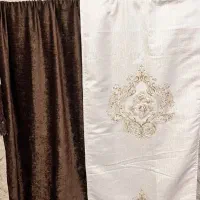 پرده مخمل همراه با کتیبه