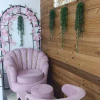 استخدام ناخن کار ومژه کار حرفه ای با مشتری