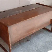 میز چوبی ادا ر ی