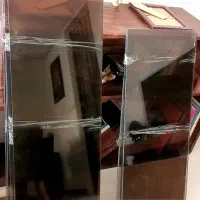 شیشه دودی درب کتابخانه یا میز