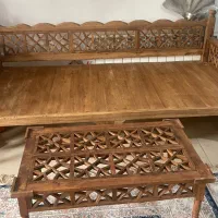 تخت شاه نشین با میز