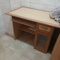 میز کامپیوتر یا میز تحریر محکم و سالم