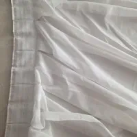 پرده حریر شیری به ابعاد یک و نیم در دو و بیست