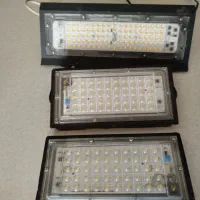 سه عدد پروژکتور ال ای دی