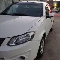 ساینا سفید
