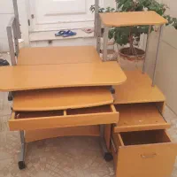 میز تحریر وکامپیوتر