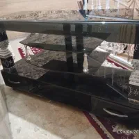 میز تلویزیون شیشه ای