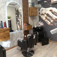 همکار آرایشگر آقا