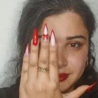 خدمات کاشت ناخن