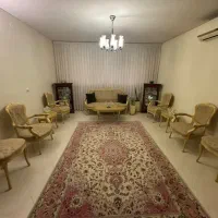 مبل آنتیک بسیار زیبا و محکم