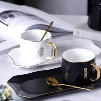 ماگ با زیره و قاشق استیل طلایی