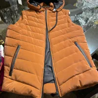 تعدادی لباس،صندل،پافر،روسری تک نمیفروشم.