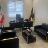 منشی آشنا به امور دفتری