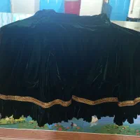 هر دو لباس مخمل ساده هستن تعویض دارم