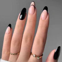 کاشت و ژلیش ناخن +هدیه ویژه