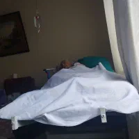 نیازمند پرستار سالمند خانم