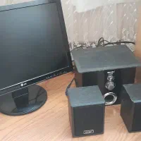 رایانه در حد نو باتمام تجهیزات کامل ومیز کامپیوتر