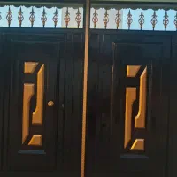رنگ آمیزی درب و پنجره در جم