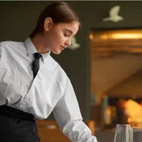 گارسون و سالن داری حرفه ای