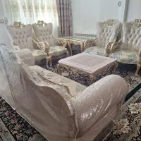 مبل سلطنتی ۷نفره تمیز و سالم با ۳ عدد میز وسط