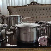 سرویس قابلمه و کتری وقوری کرکماز(نو مناسب جهیزیه)