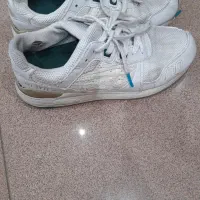 کتانی آسیسک و کفش لِژ دار زنانه سایز ۳۶ یا ۳۷