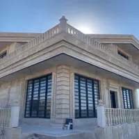 نصب نرده سنگی.اجرای نمای ساختمان