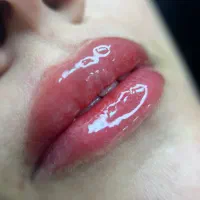 مدل برای شیدینگ لب
