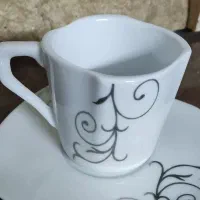 فنجان و نعلبکی و قندان
