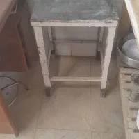 چهار پایه اهنی