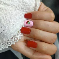 کاشت ناخن فقط ۳۰۰