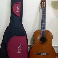 گیتار یاماها C40